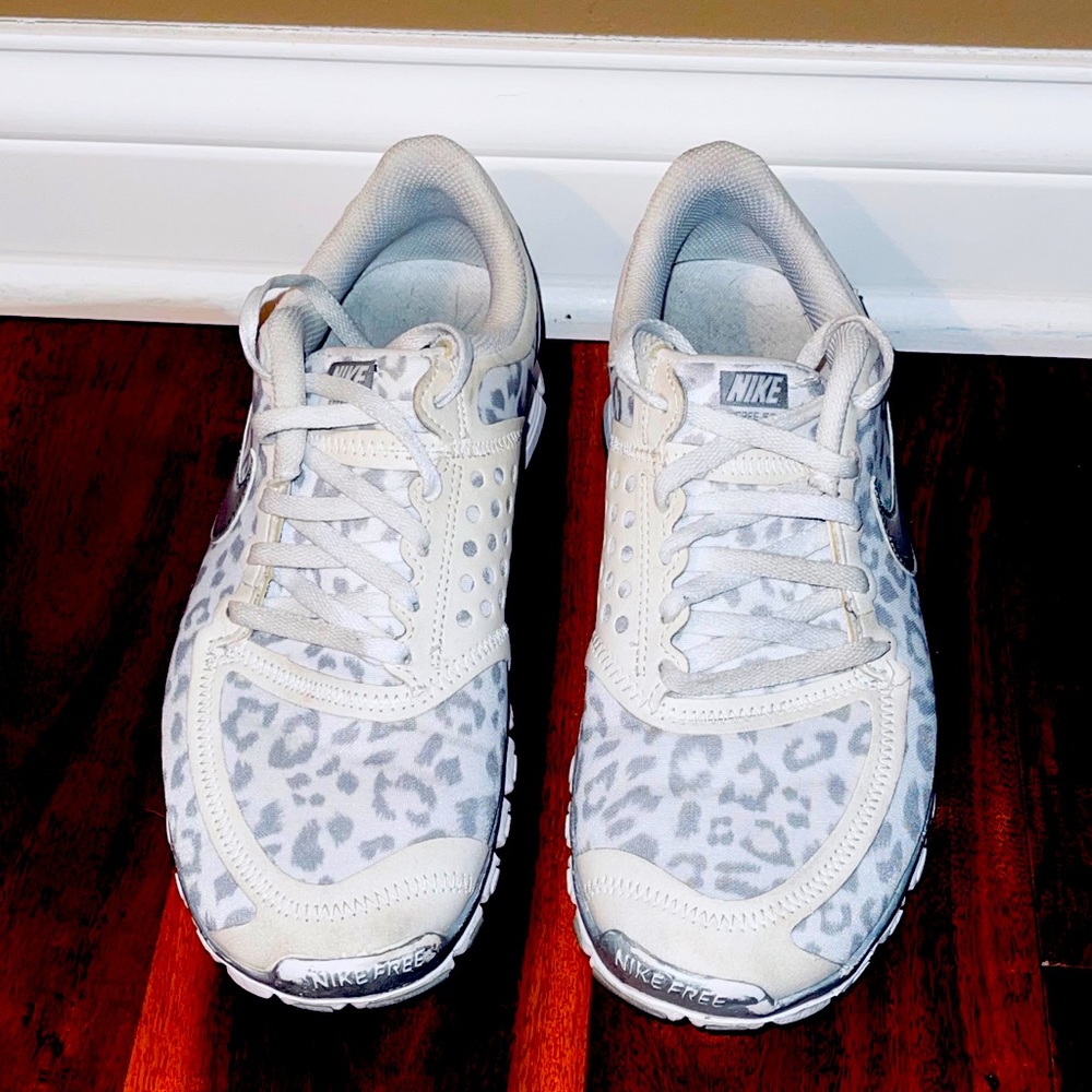 Nike Free 5.0 V4 Womens Size 9 White Running Shoes